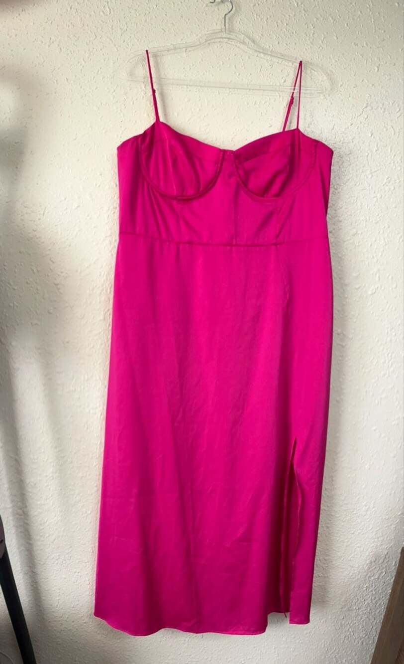 ASTR The Label Hot Pink Satin Midi Dress Size XL